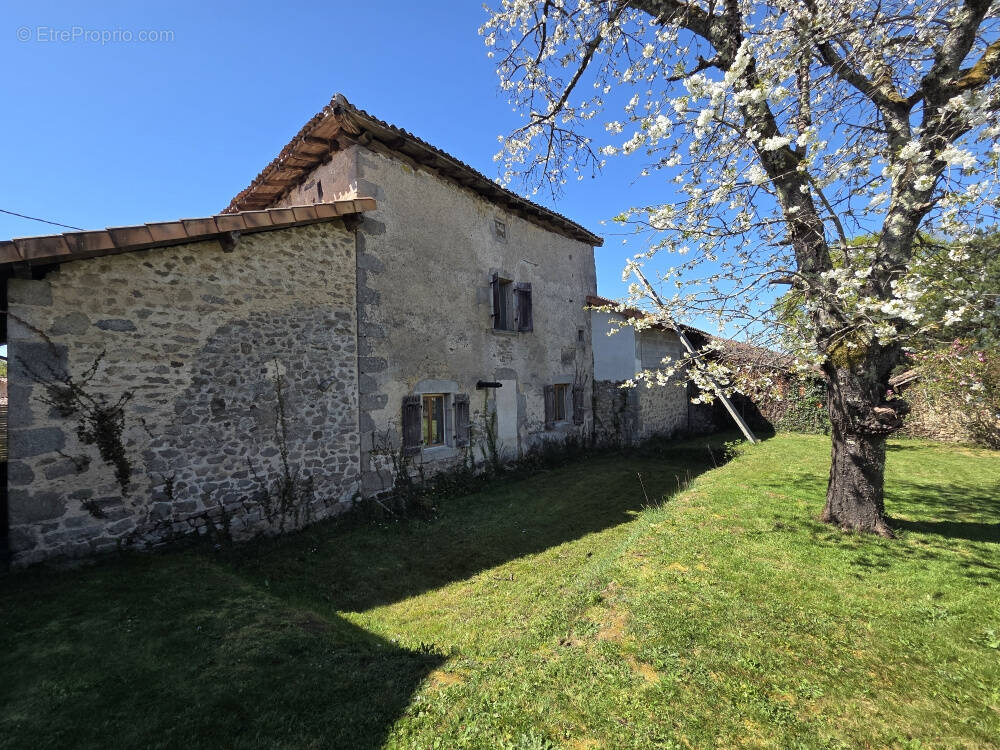 Maison à ORADOUR-SUR-GLANE