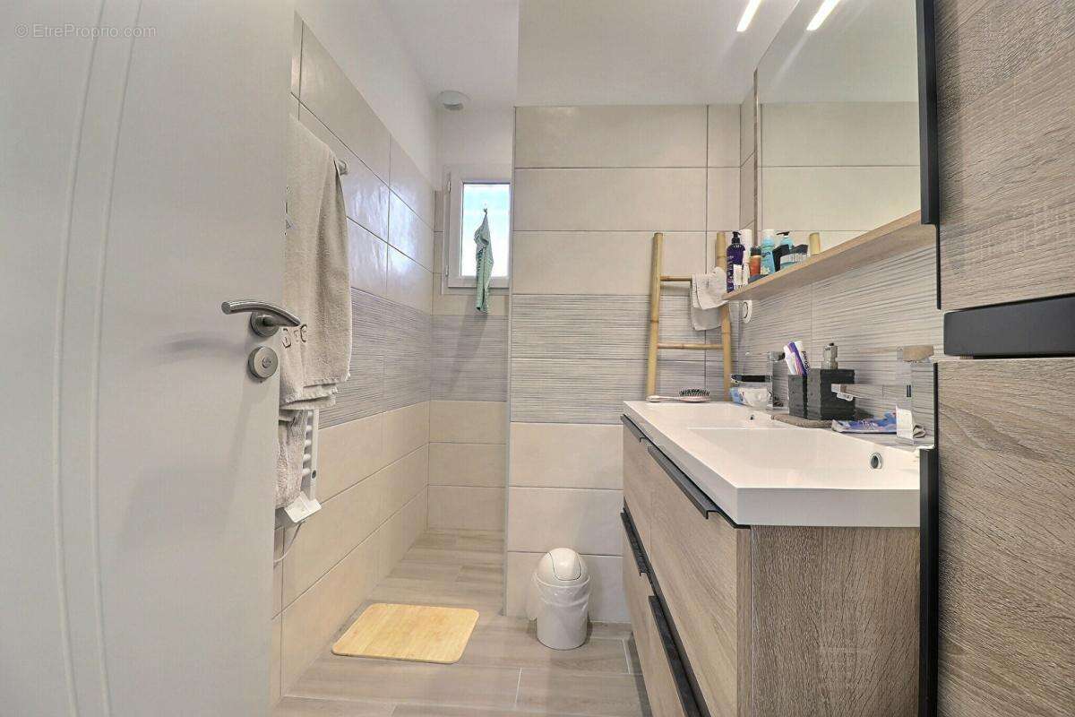 Maison à LARGENTIERE