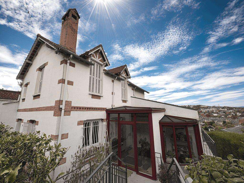 Maison à MONT-SAINT-AIGNAN