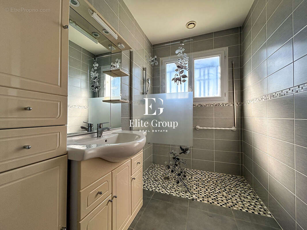 Maison à PORT-DES-BARQUES