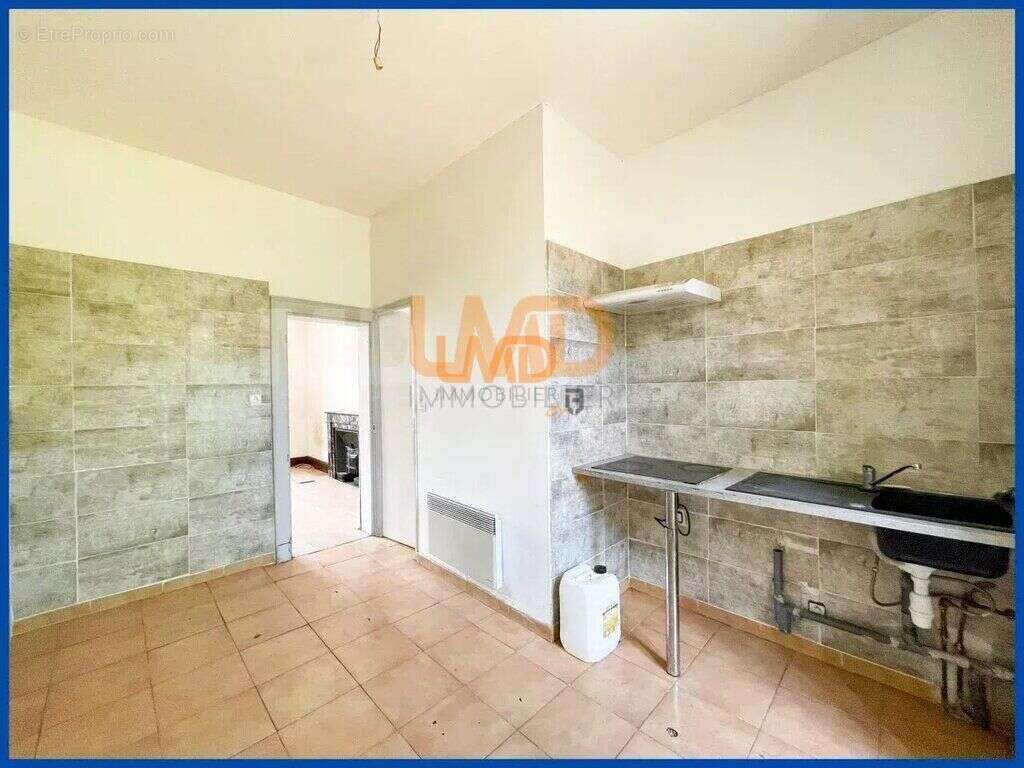 Aveyron: Immeuble ou maison de rapport deux appartements - photo 8
