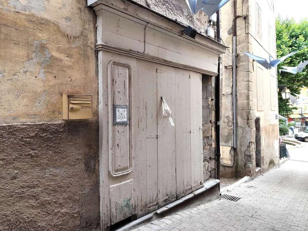 Commerce à PUGET-THENIERS