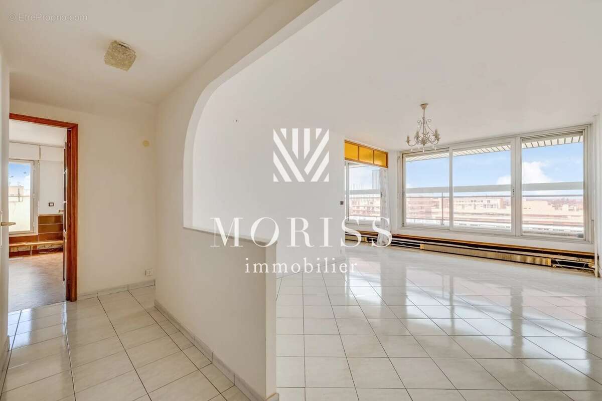 Appartement à PARIS-14E