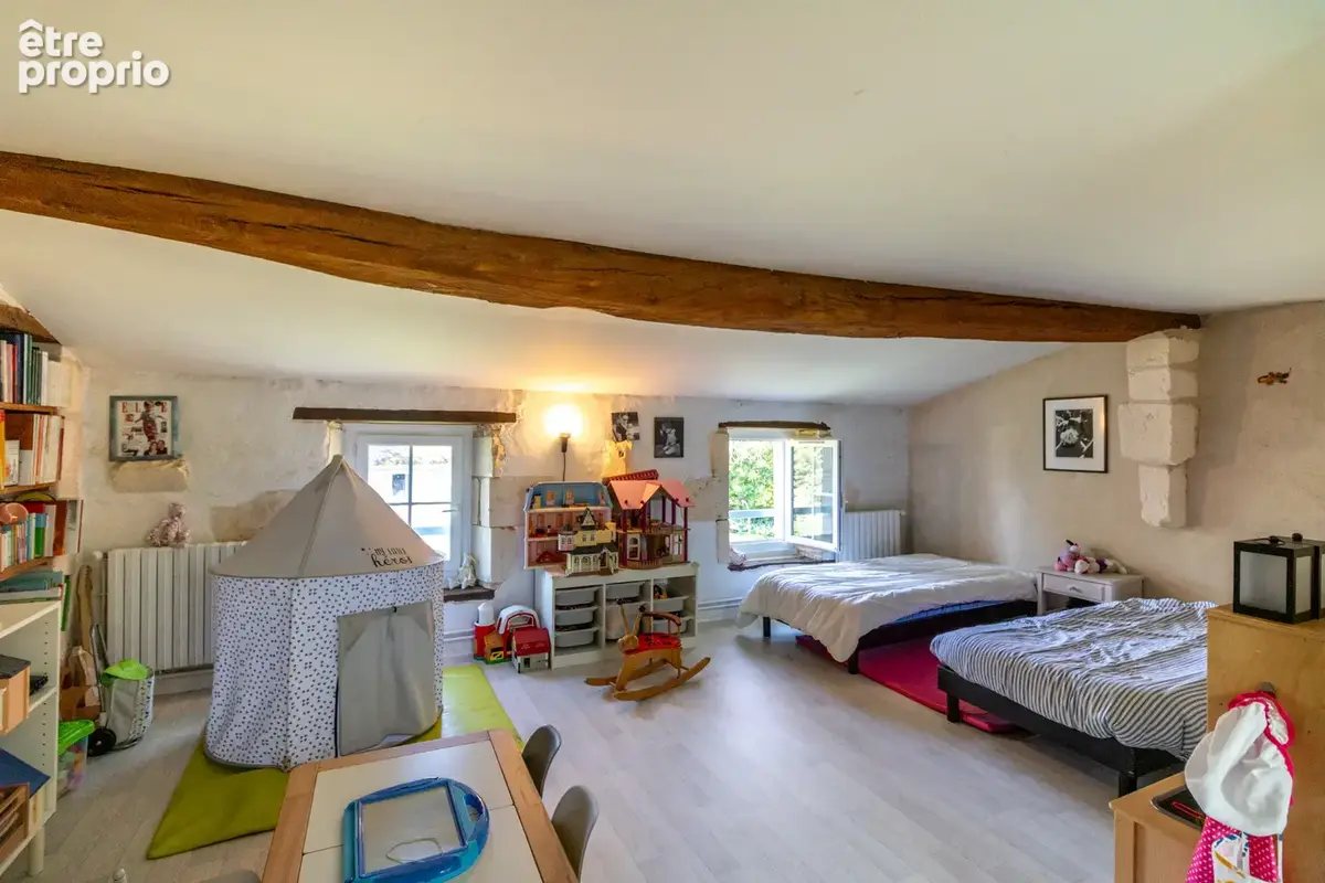 Propriété saintongeaise, 3 logements, 7 chambres, piscine, nombreuses dépendances, terrain 2 hectares - photo 12