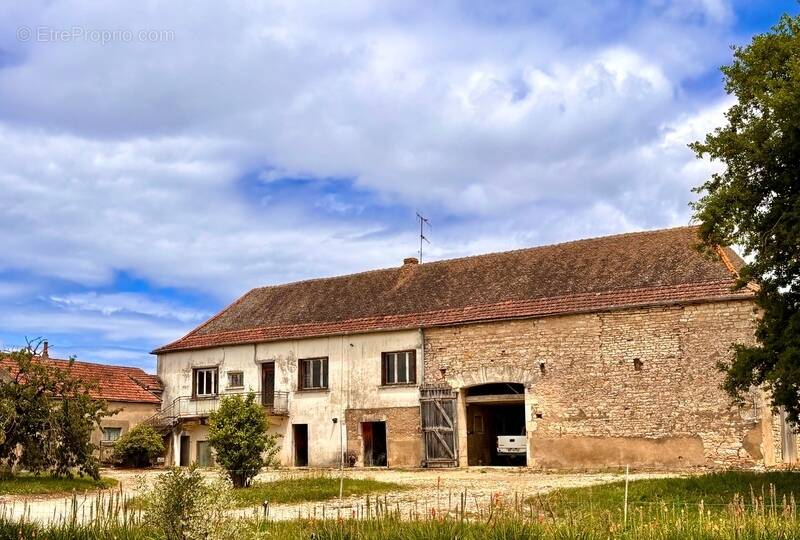 Maison à FONTAINES