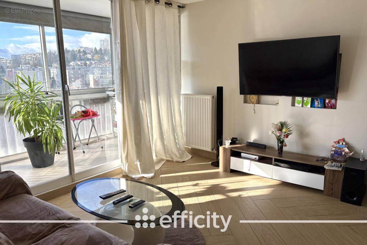 Appartement à SAINT-ETIENNE