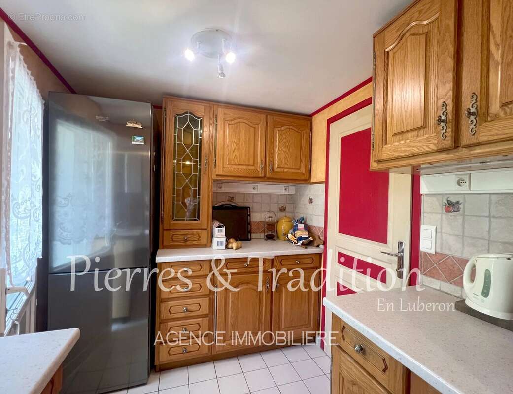 Céreste, jolie maison de plain pied avec jardin dans quartier calme proche village - photo 5