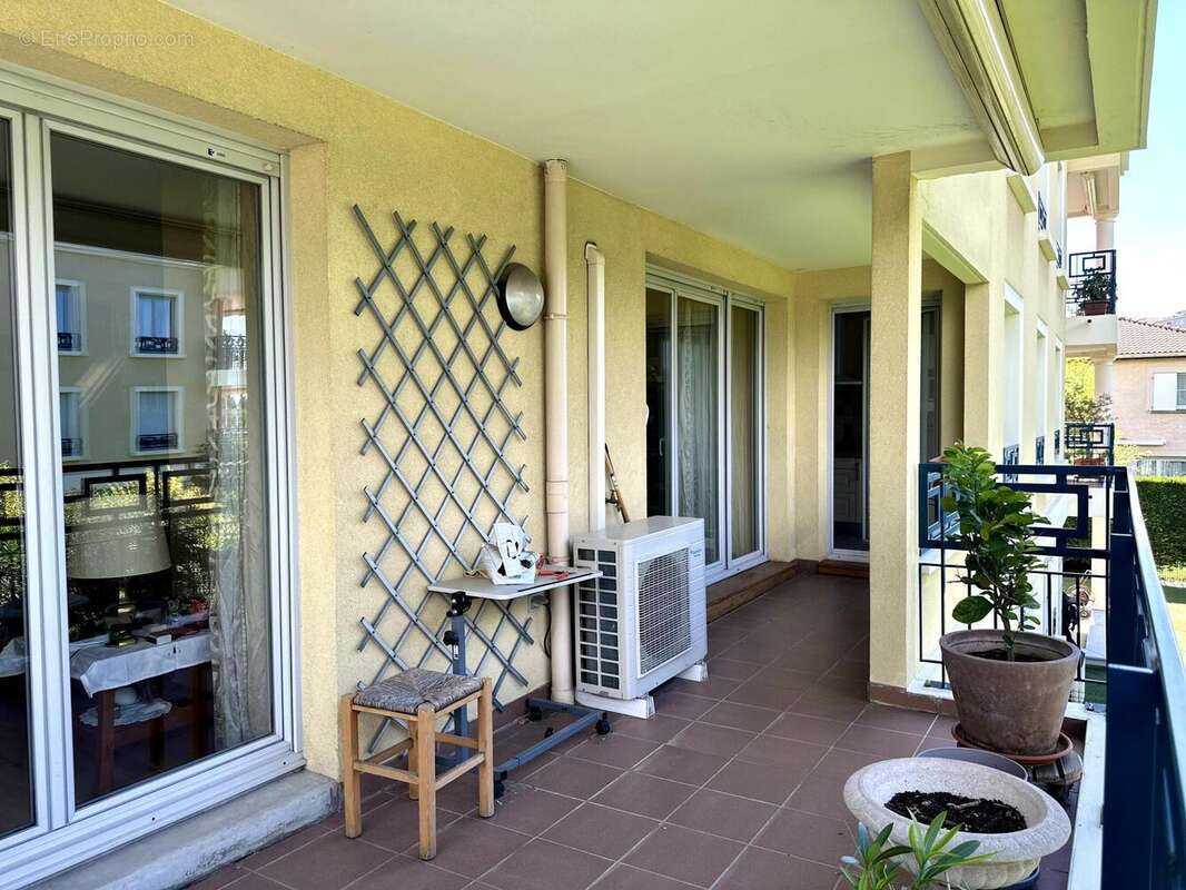 Photo 6 - Appartement à MEYZIEU