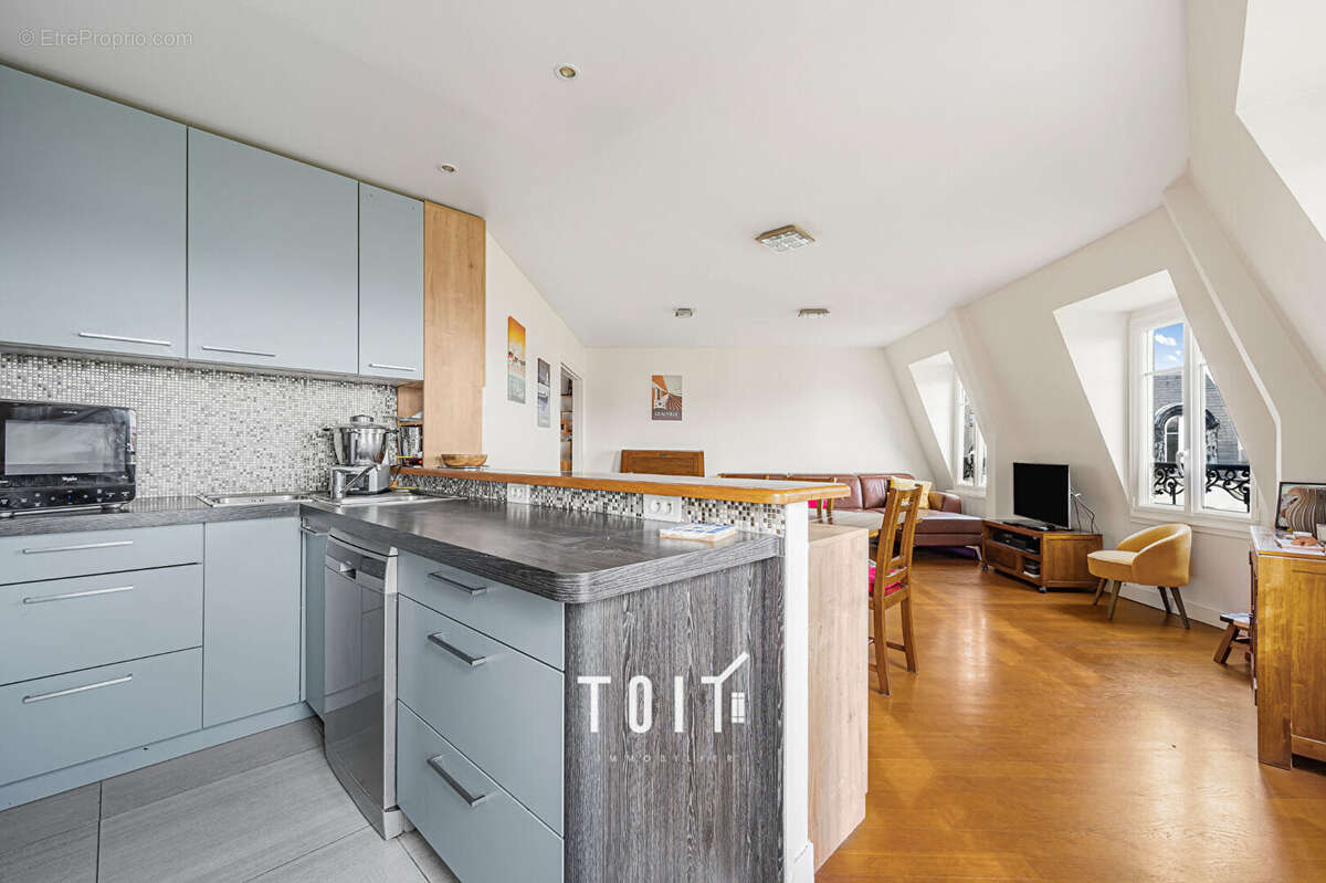 Appartement à PARIS-14E