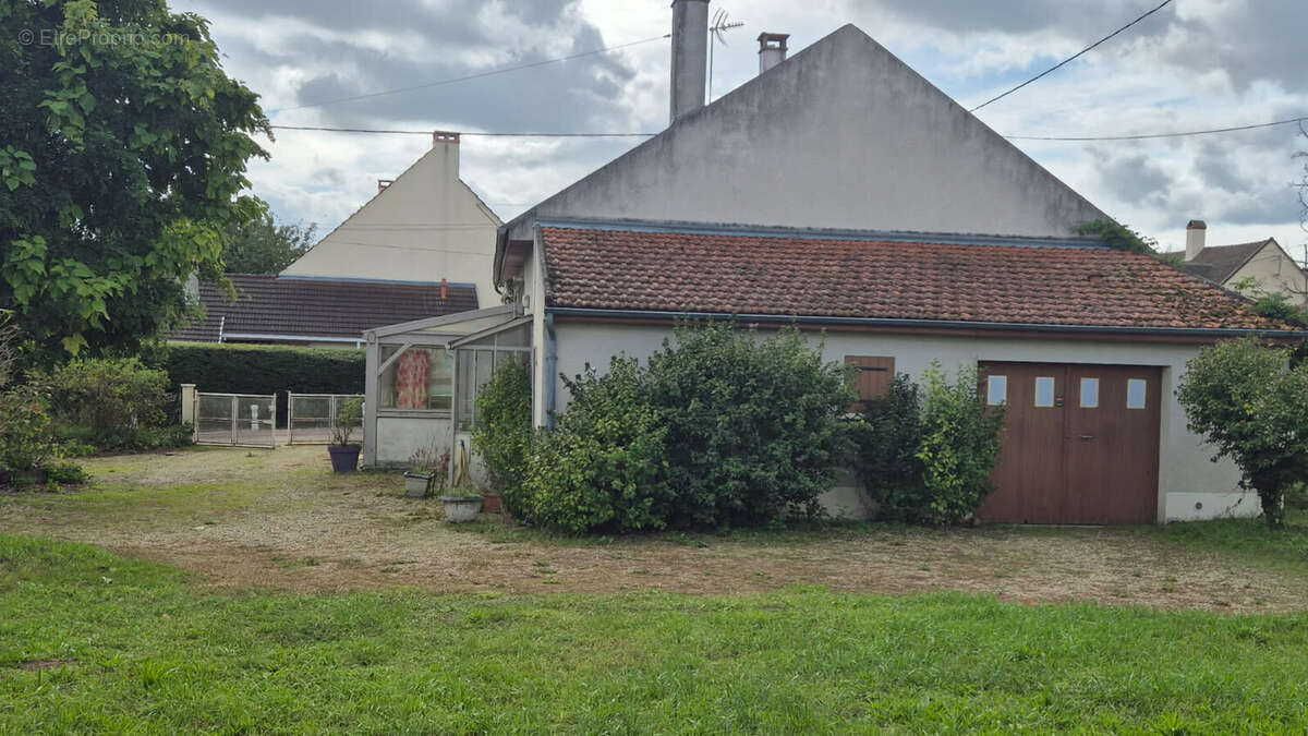 Maison à BRAGNY-SUR-SAONE