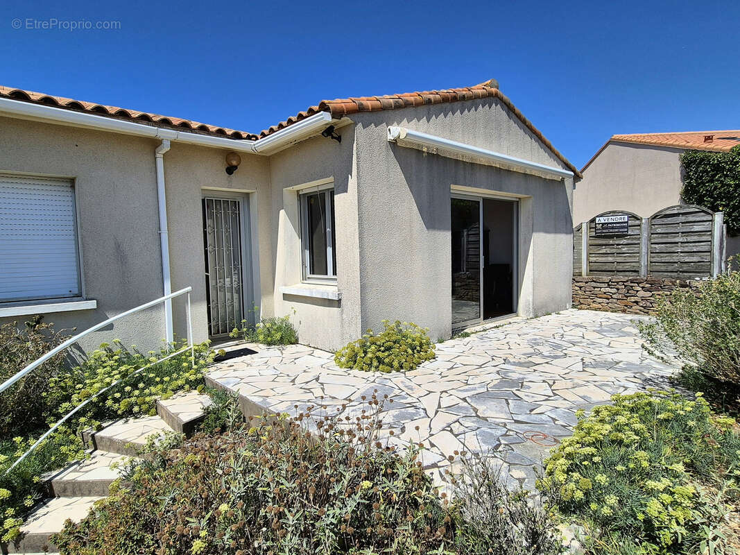 SAUZAIE Vue Mer - Maison Familiale 122 m2 hab. + Grand garage - 100 m de la Plage - photo 5