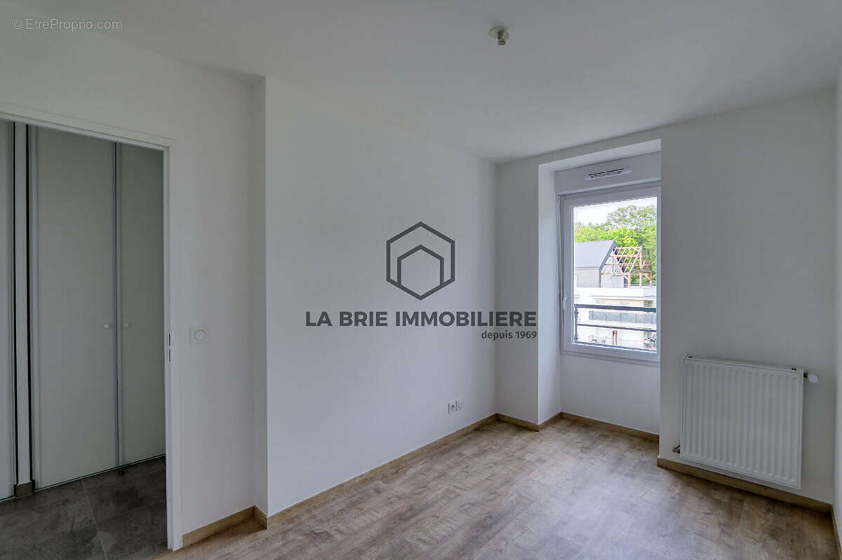 Appartement à EMERAINVILLE