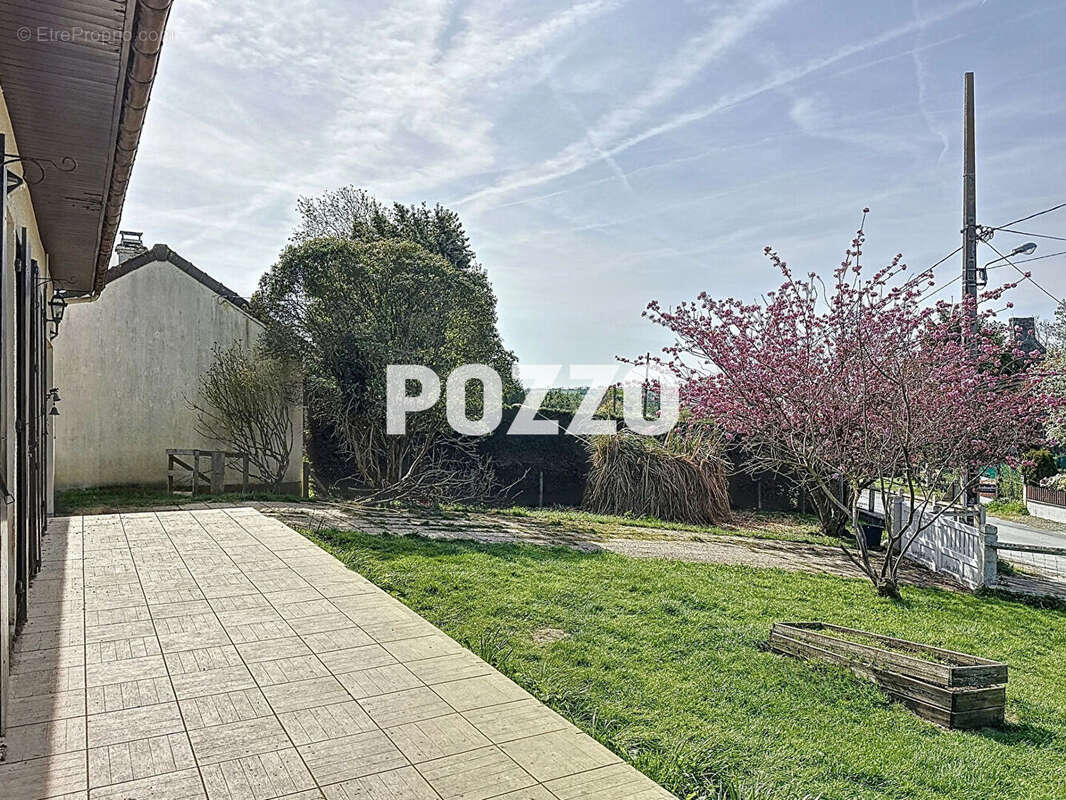 Maison à DRAGEY-RONTHON