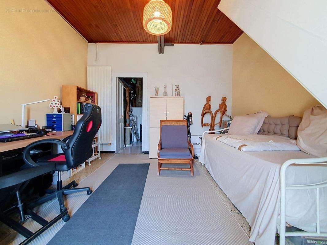 Maison - Mitoyenne - 3 Chambres - Buanderie - Abri de jardin - Jardin - Garage - Proche toutes commodités - photo 17