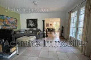 Maison à SAINT-CLEMENT-DE-RIVIERE