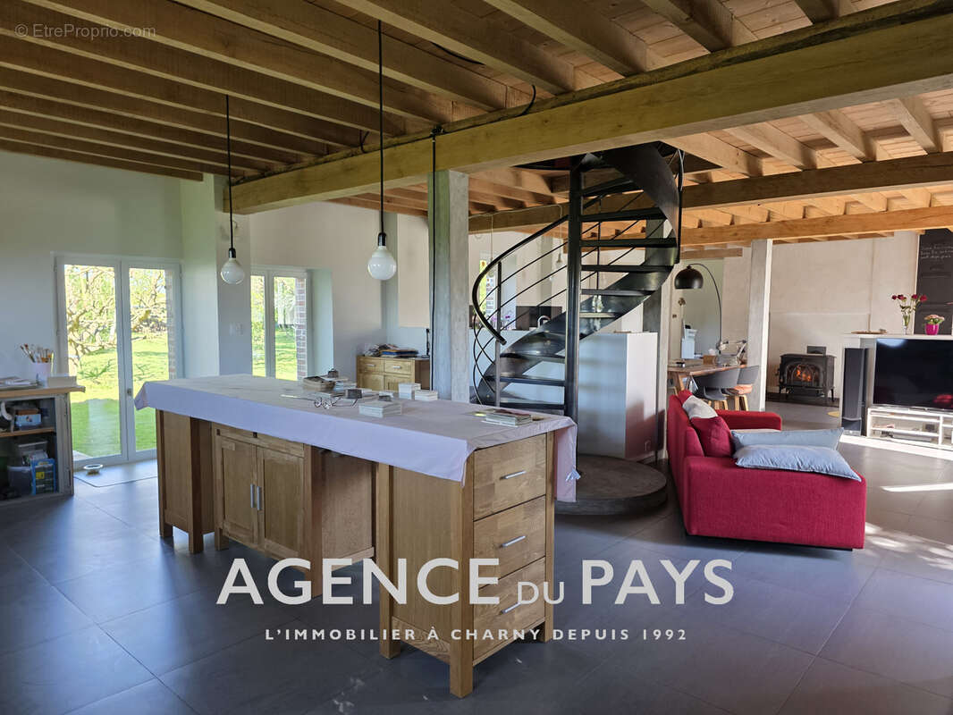 Maison à CHAMPCEVRAIS