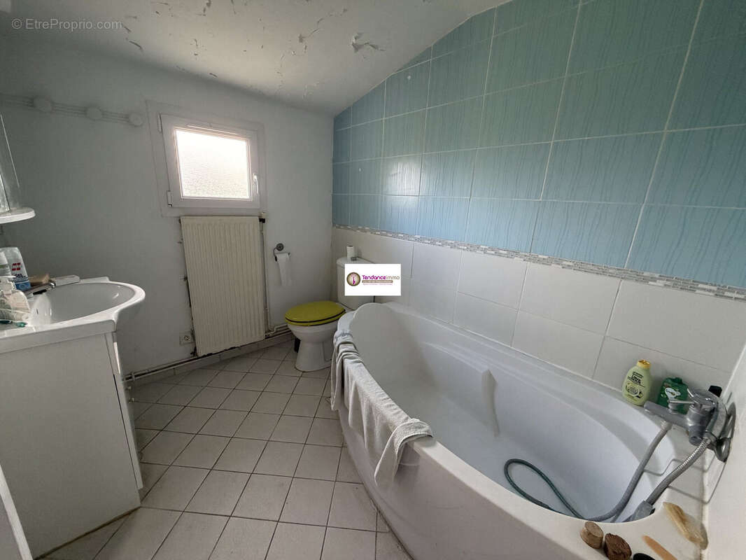 Maison à LE MELE-SUR-SARTHE