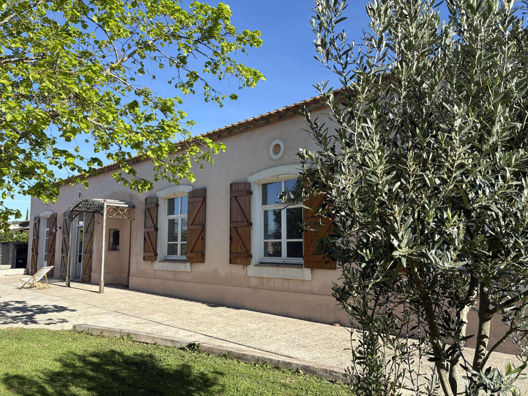 Proche Carcassonne, grande villa 6 pièces, terrain 1700m2 - photo 2