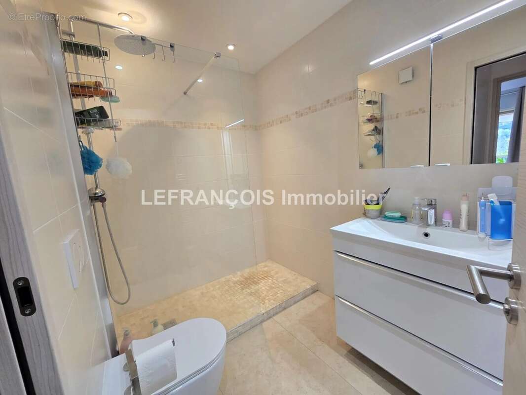 Appartement à LE CANNET