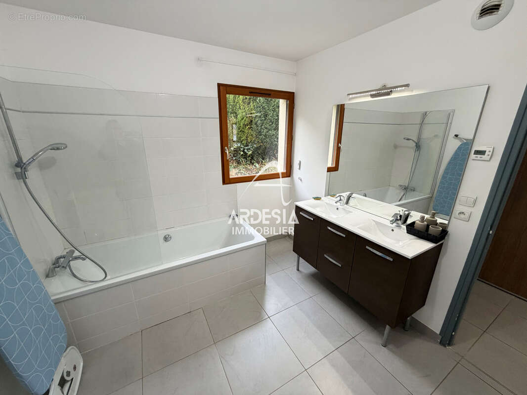 Appartement à SAINT-JEAN-DE-MAURIENNE