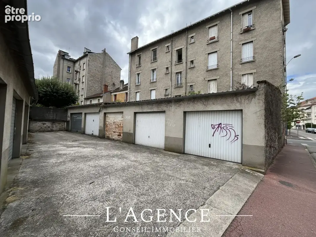 Photo Parking à Limoges au prix de 14 000€