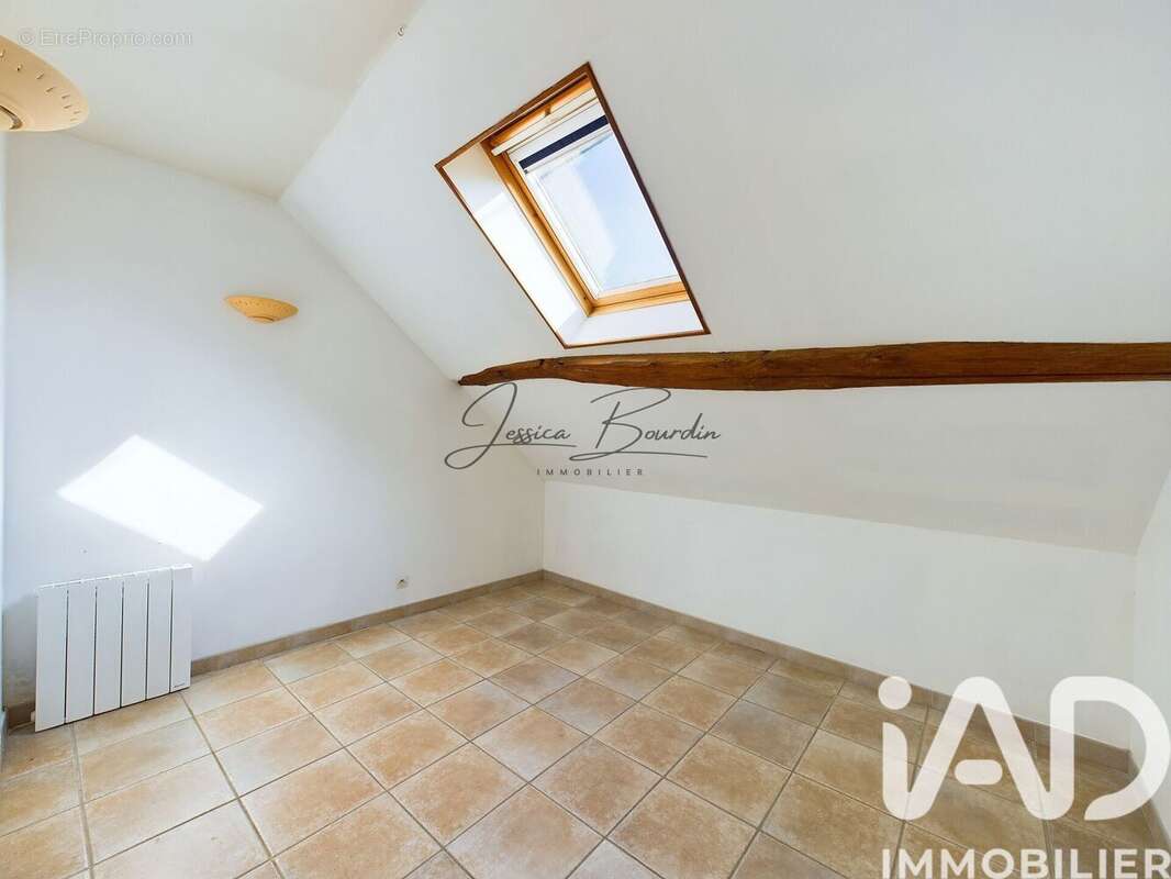 Photo 8 - Maison à VILLENEUVE-LA-GUYARD