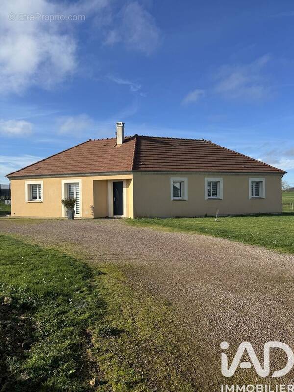 Photo 1 - Maison à ETRECHY