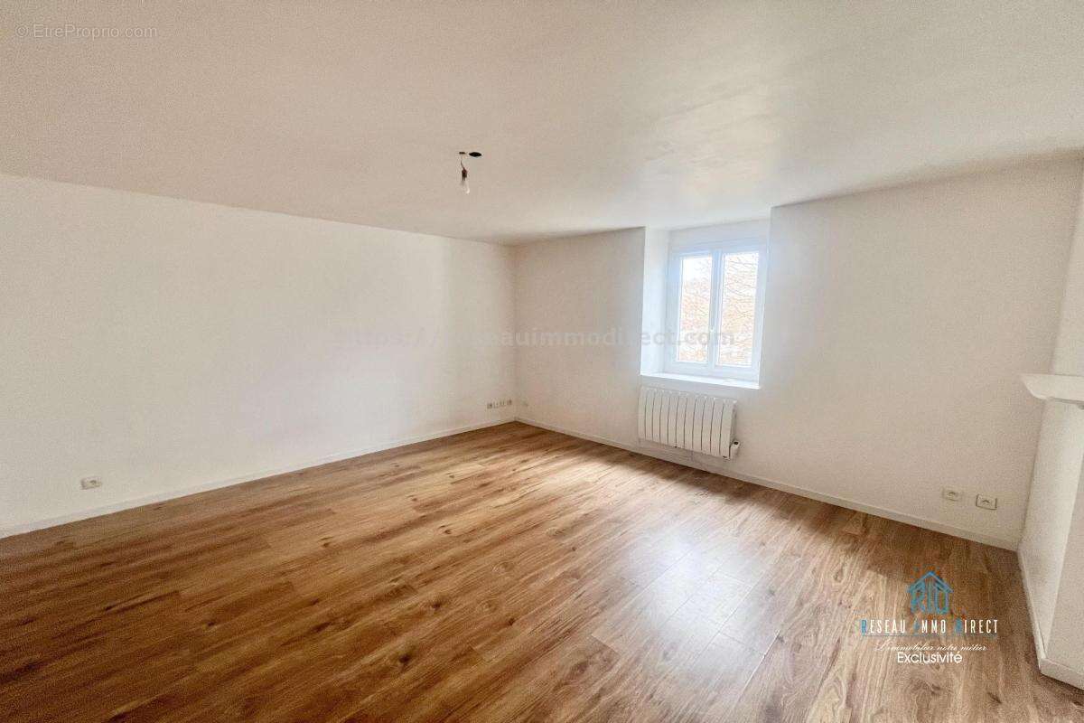 Appartement à CHABONS