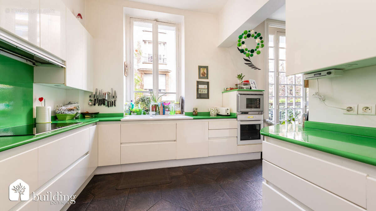 Appartement à PARIS-16E