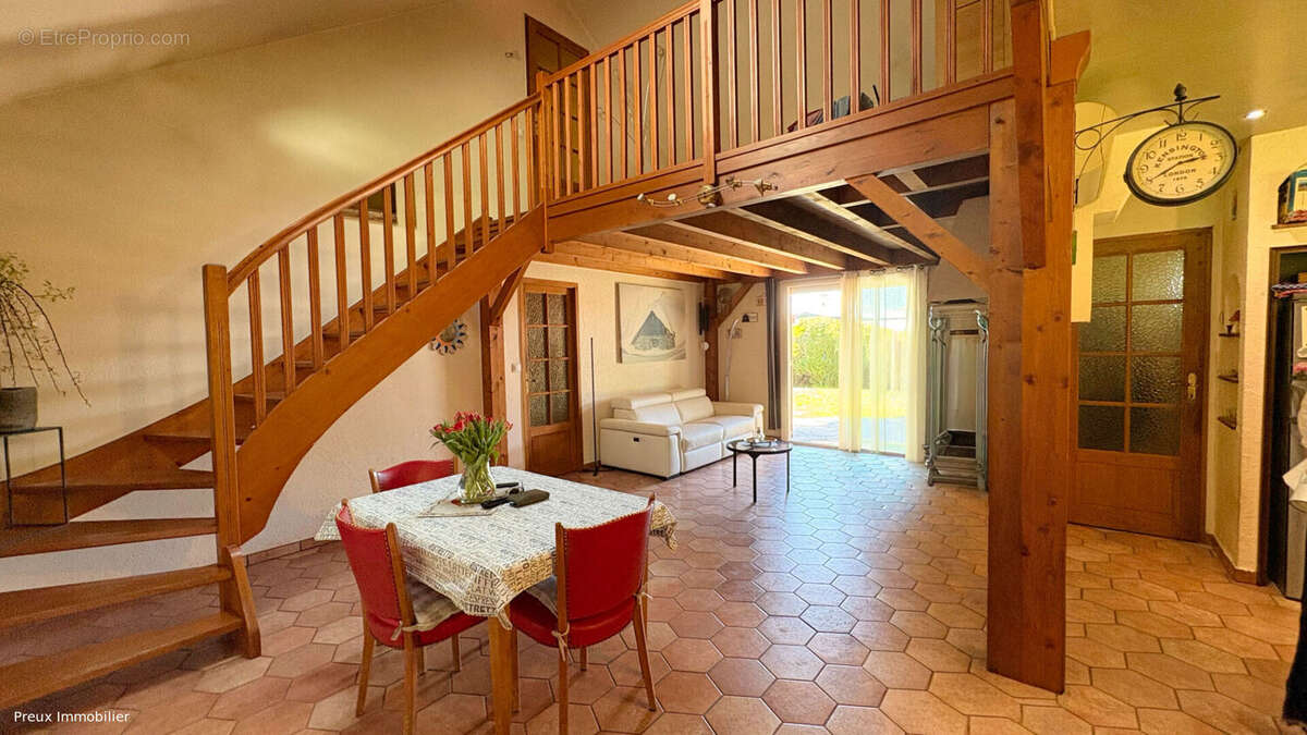 Maison à ARTHAZ-PONT-NOTRE-DAME