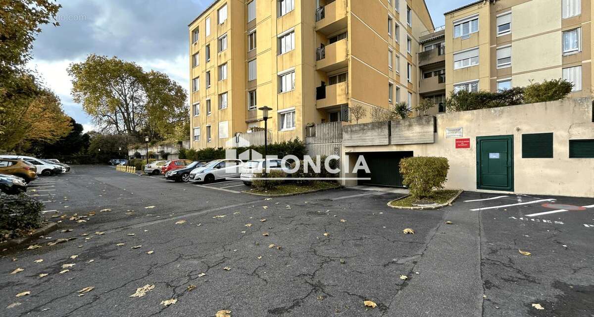 Appartement à CORBEIL-ESSONNES