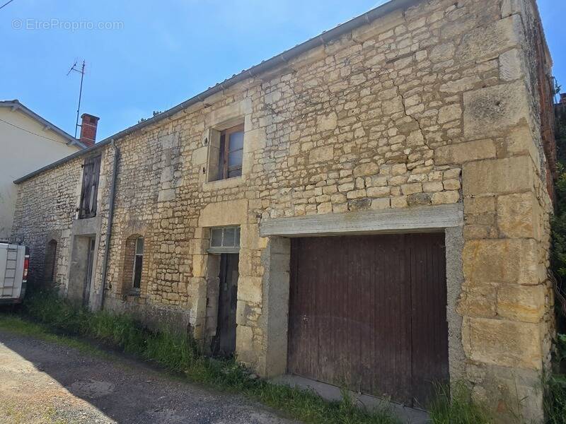 Appartement à FONTENAY-LE-COMTE