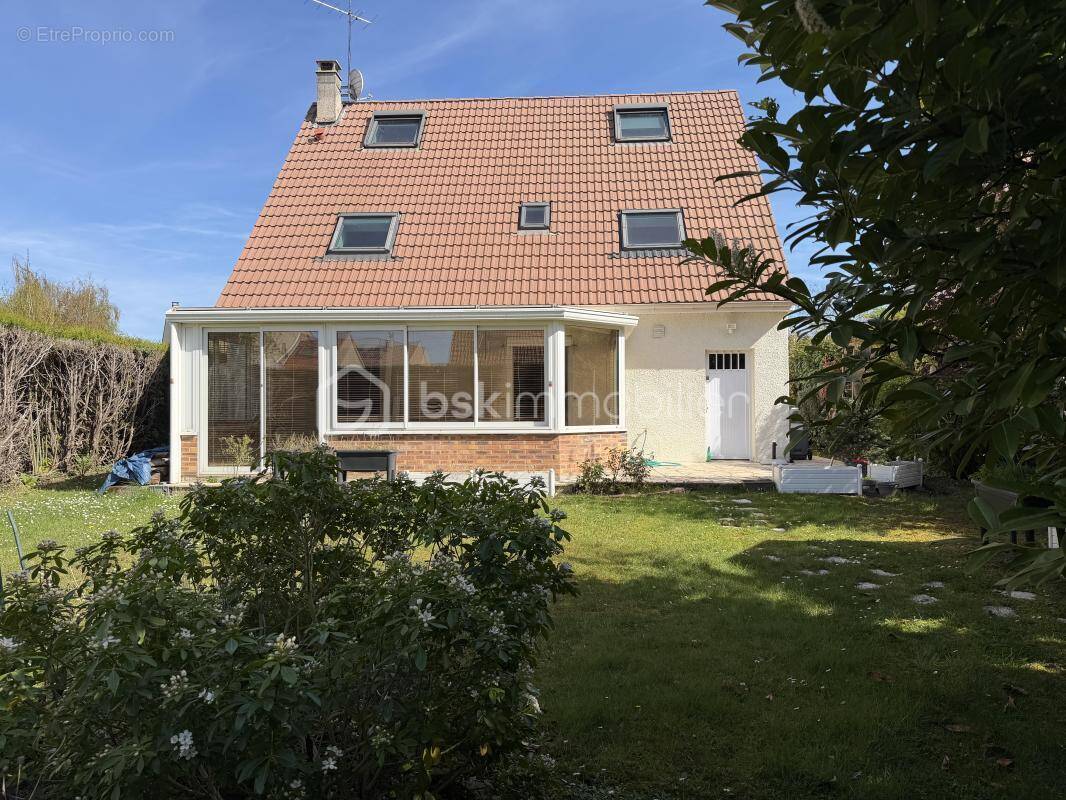 Maison à MENNECY