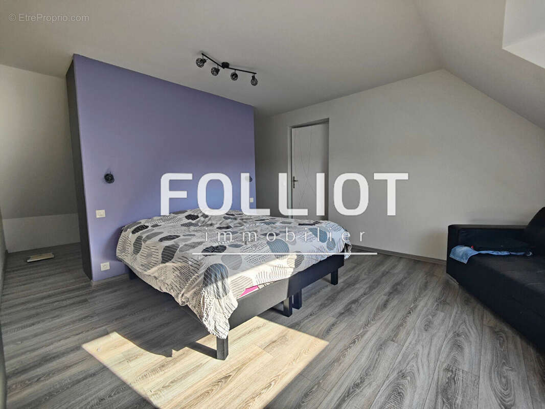 Maison à CONDE-SUR-VIRE