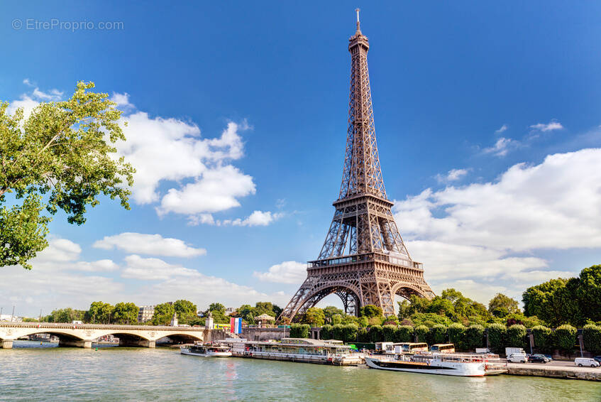 Appartement à PARIS-16E