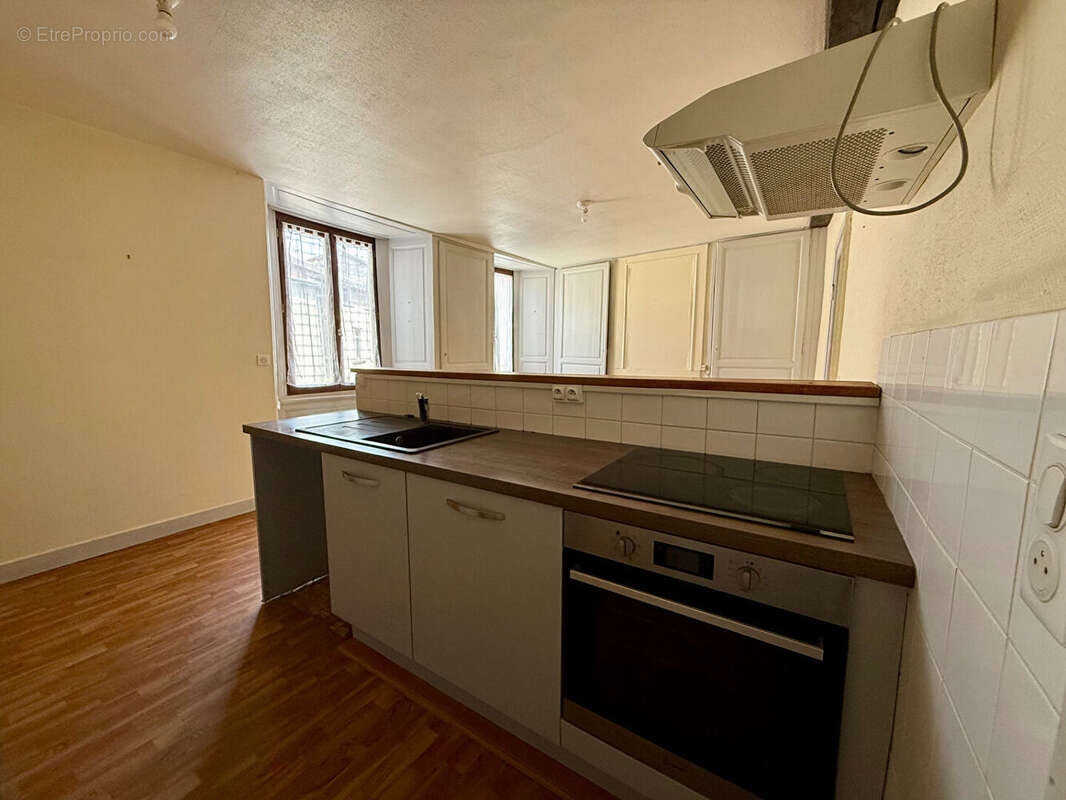 Appartement à SAINT-LEONARD-DE-NOBLAT