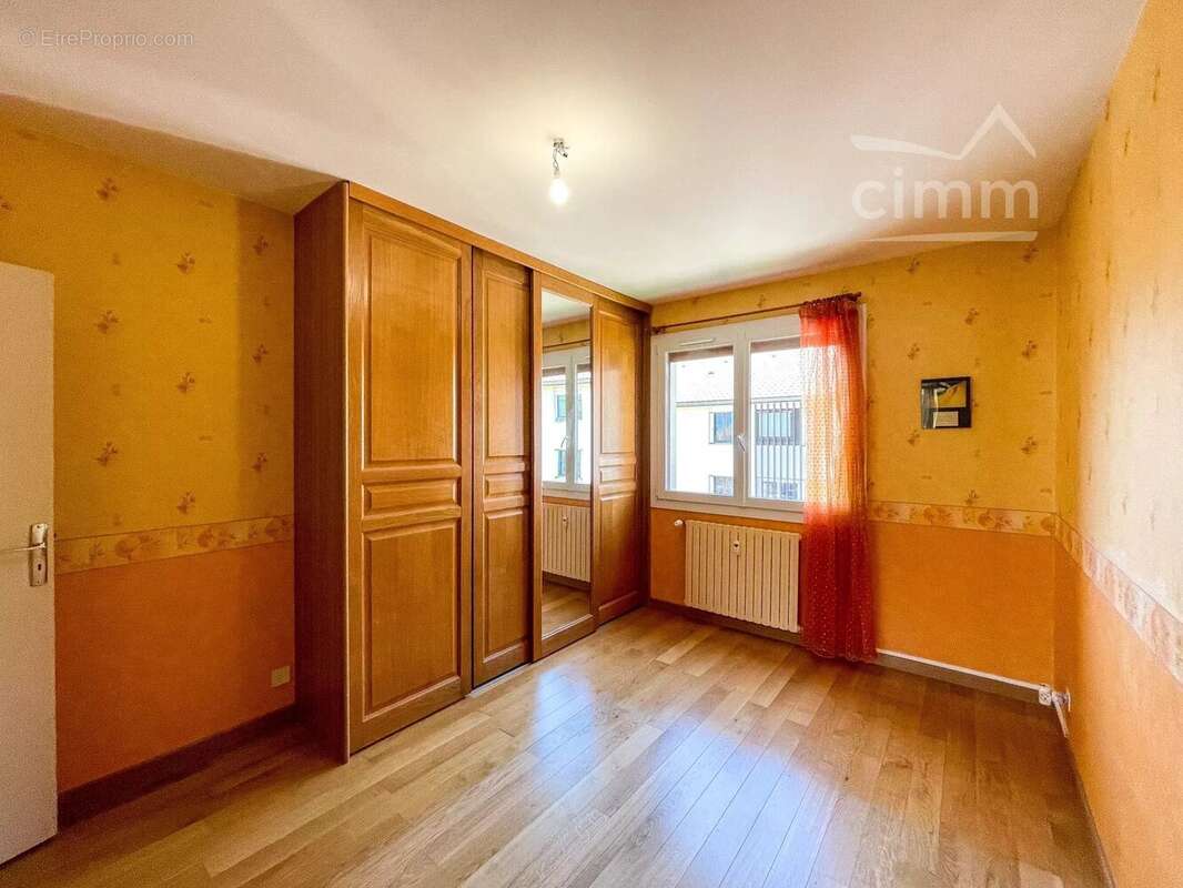 Appartement T4 de 98m² - Balcon et loggia - cave - vue - photo 6