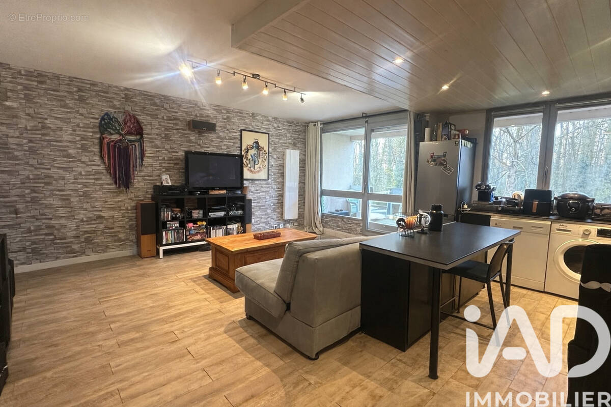 Photo 1 - Appartement à CORBEIL-ESSONNES