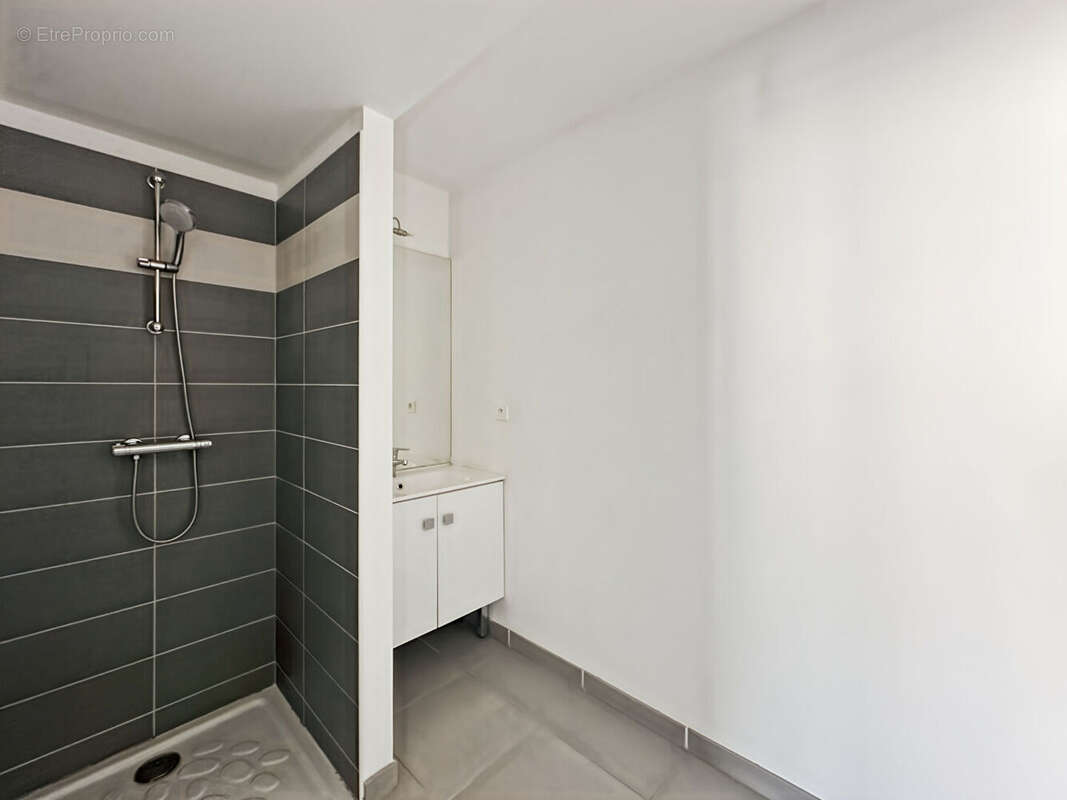 Appartement à ENSUES-LA-REDONNE