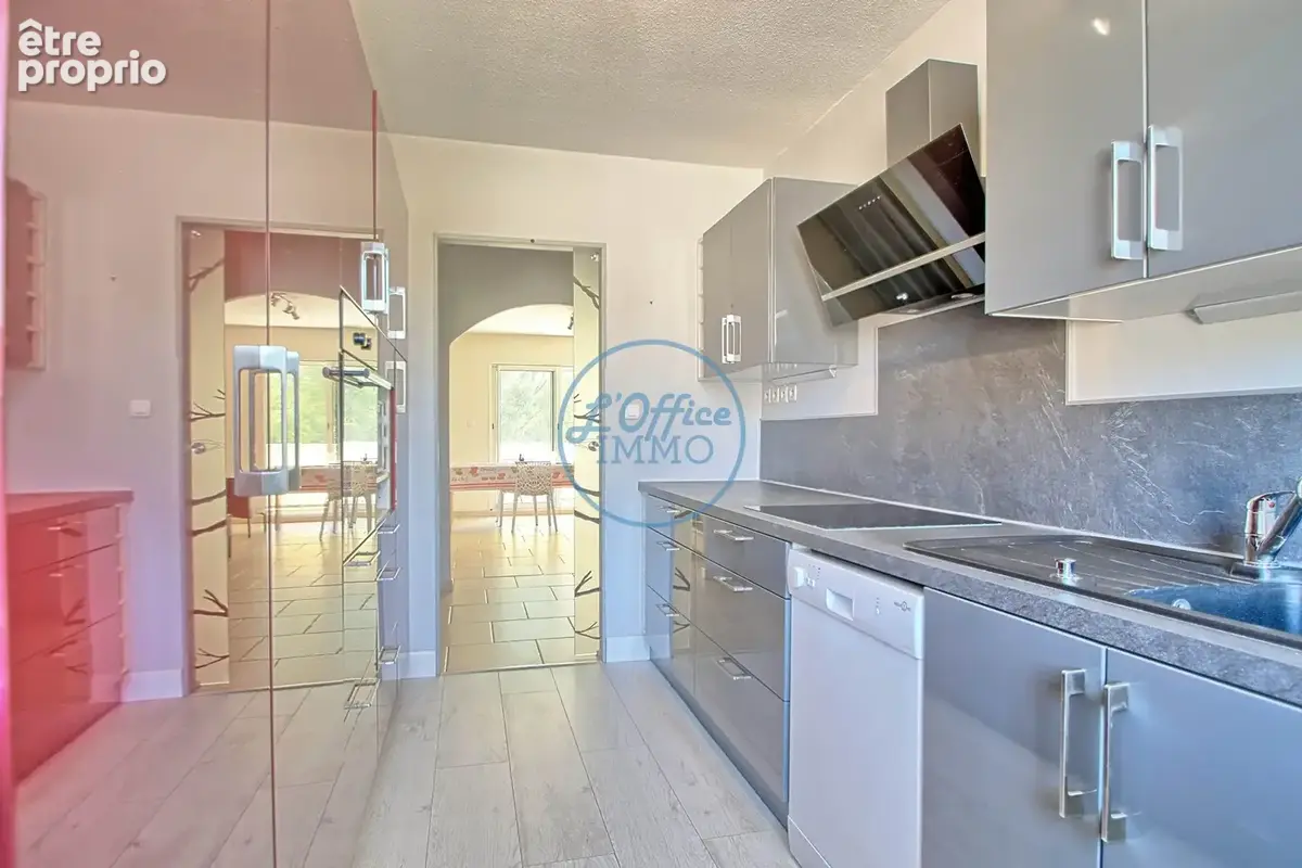 Appartement 4 pièces 80 m² à vendre à Hyeres (83400) - photo 5