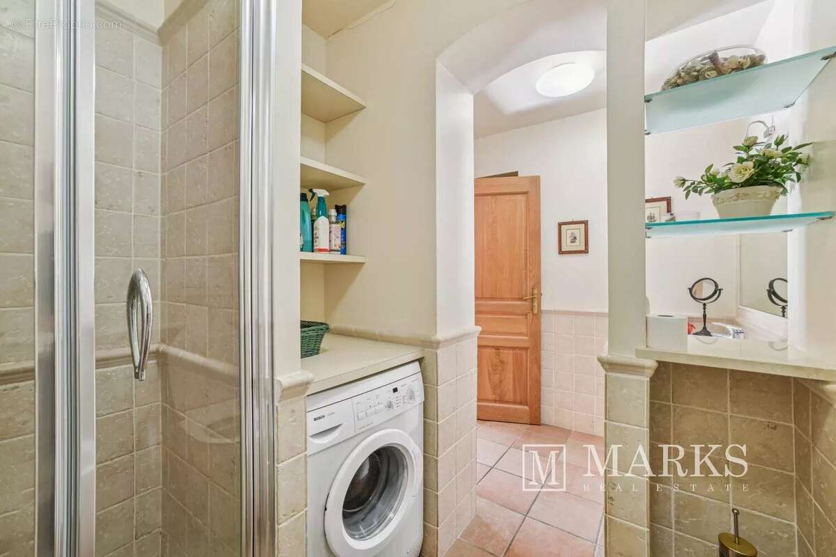 Appartement 3 chambres en centre-ville avec trois balcons - photo 12