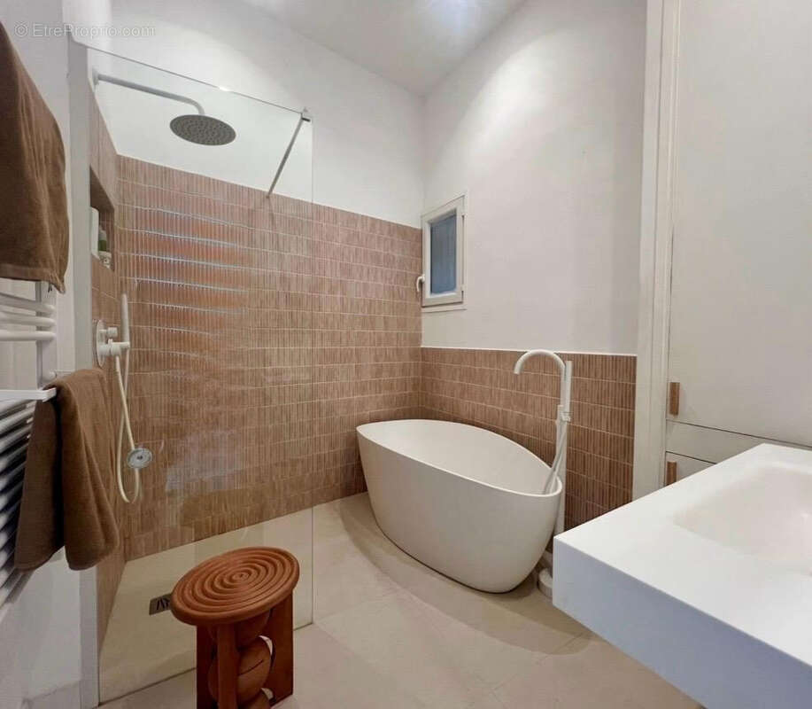 Appartement à MARSEILLE-7E