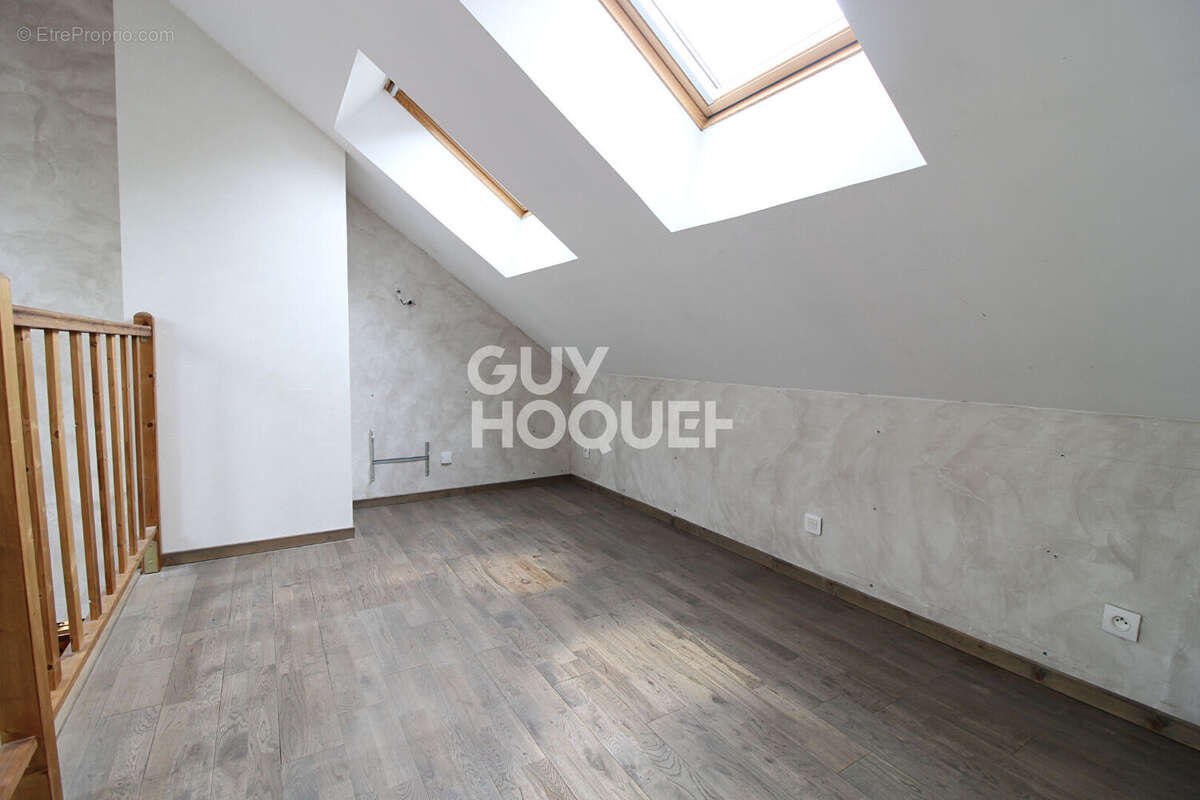 Maison à OZOUER-LE-VOULGIS