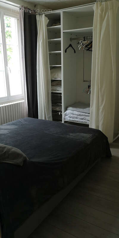 Appartement à VENEUX-LES-SABLONS