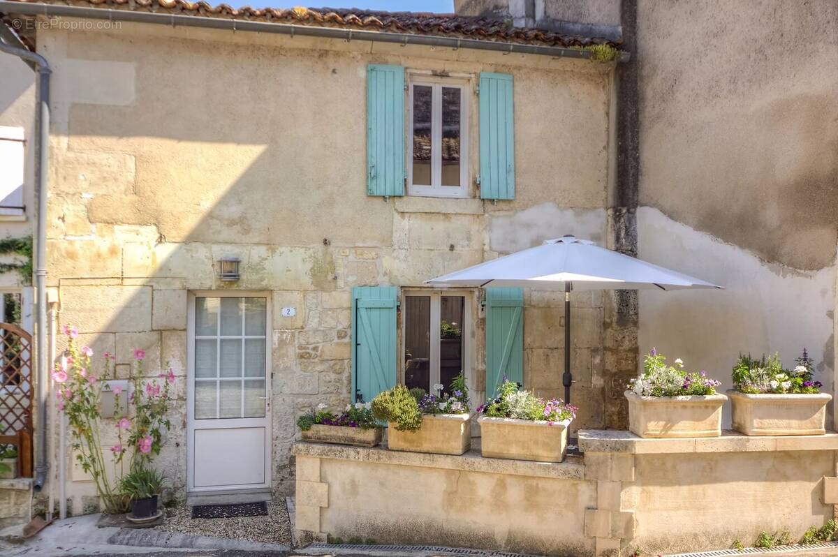 Maison à BOURG-CHARENTE