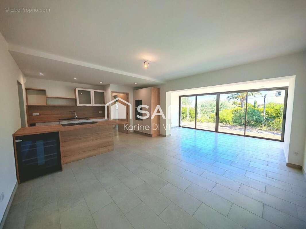 Photo 2 - Appartement à ROQUEBRUNE-SUR-ARGENS