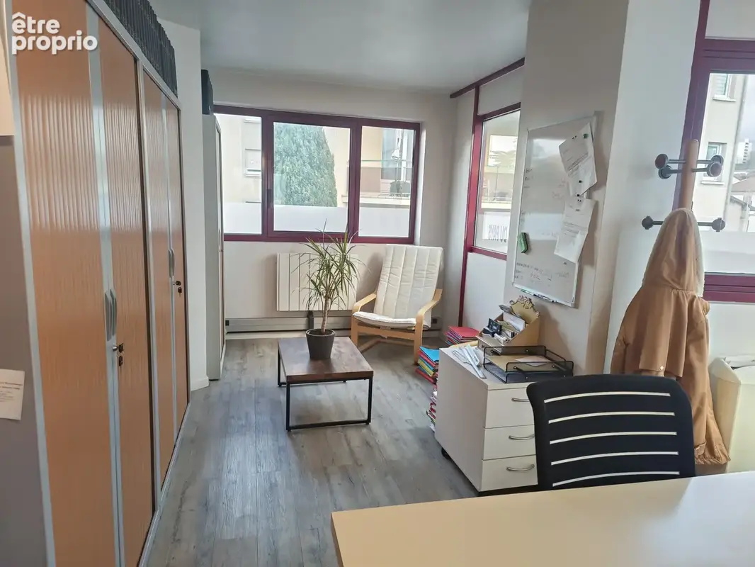 PEAGE DE ROUSSILLON, proche centre Bureaux 81m2  1er étage avec ascenseur, place parking privative - photo 3