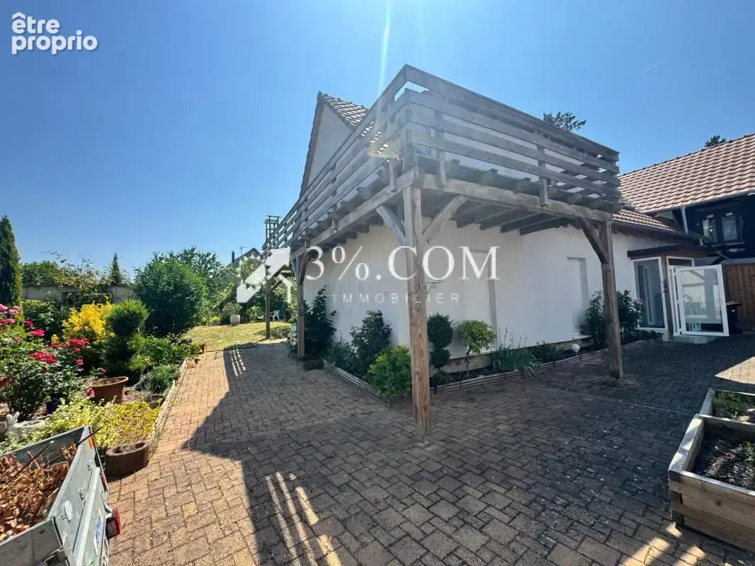 3%COM Propriété composée de 2 Maisons - piscine et jardin - photo 12