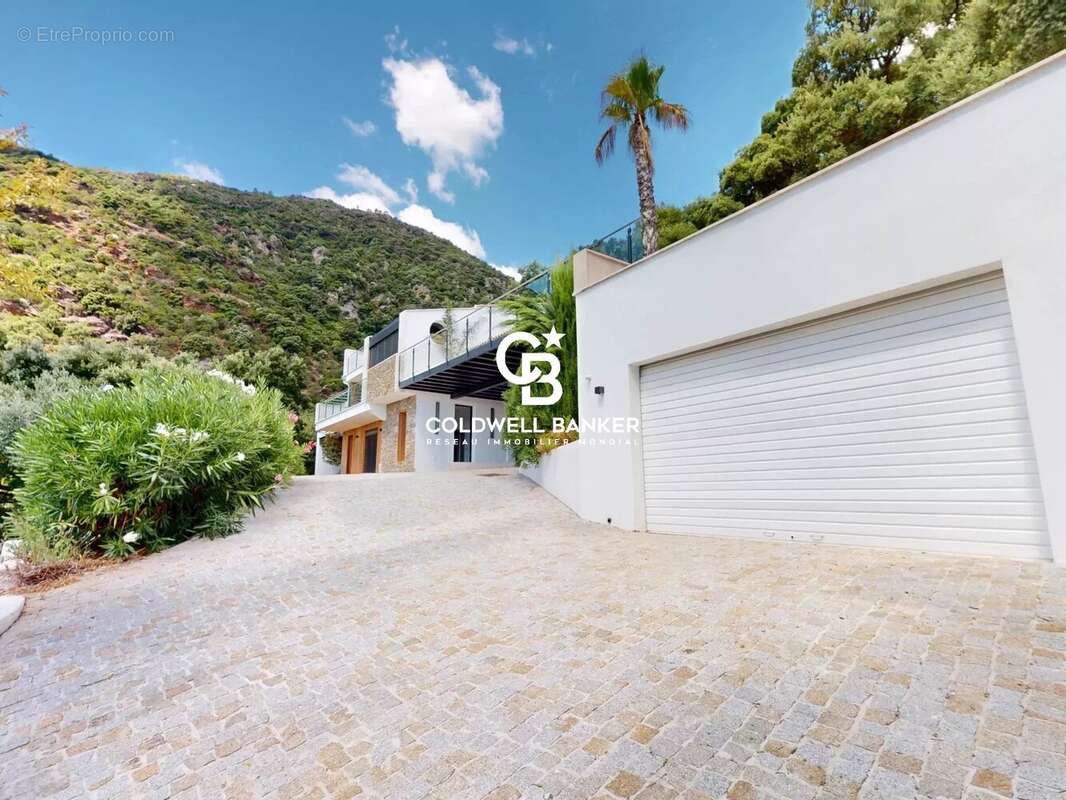 Maison à CAVALAIRE-SUR-MER