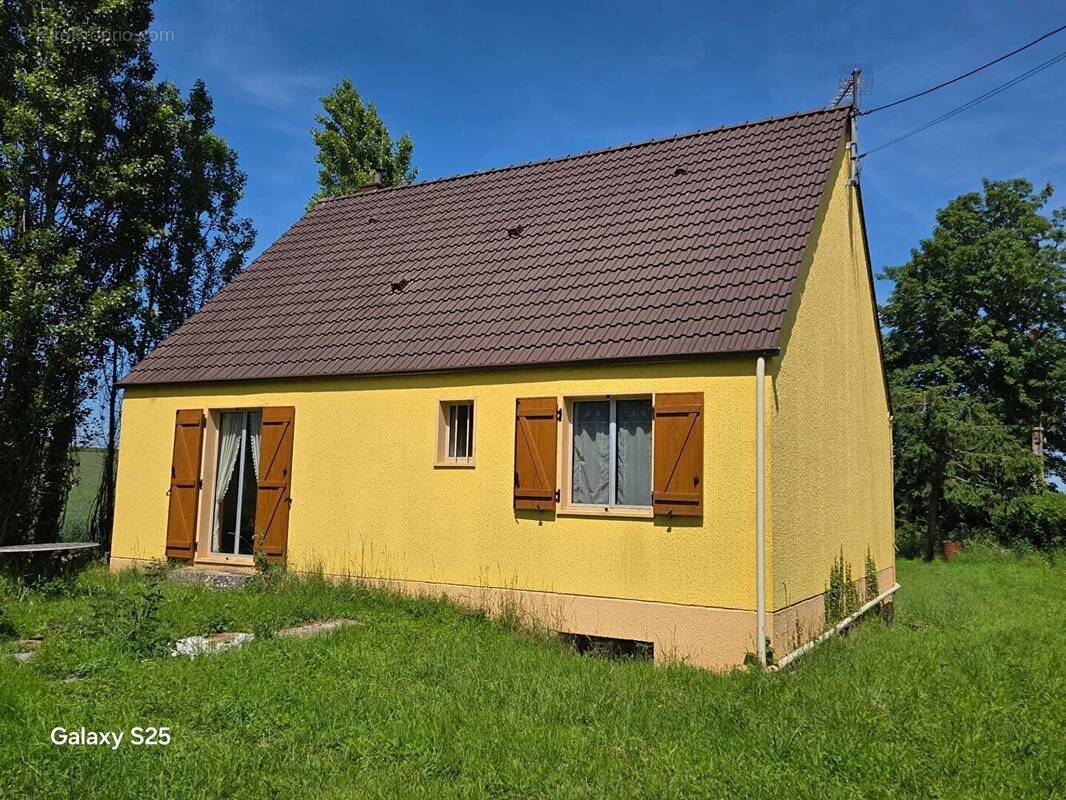 Maison à MONDONVILLE-SAINT-JEAN
